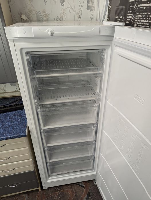 Морозильная камера indesit dsz 4150