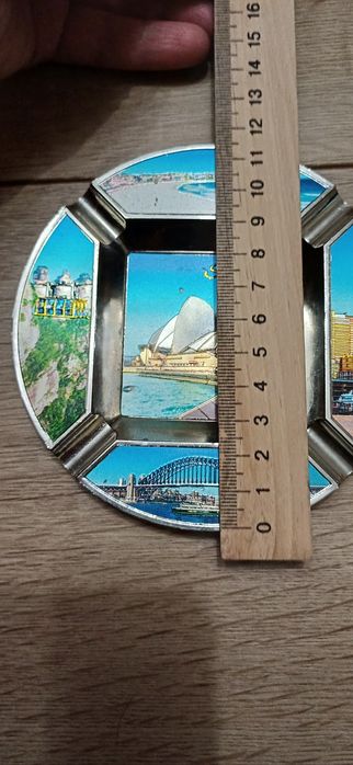 Металлическая пепельница с изображениями достопримечательностей Сиднея