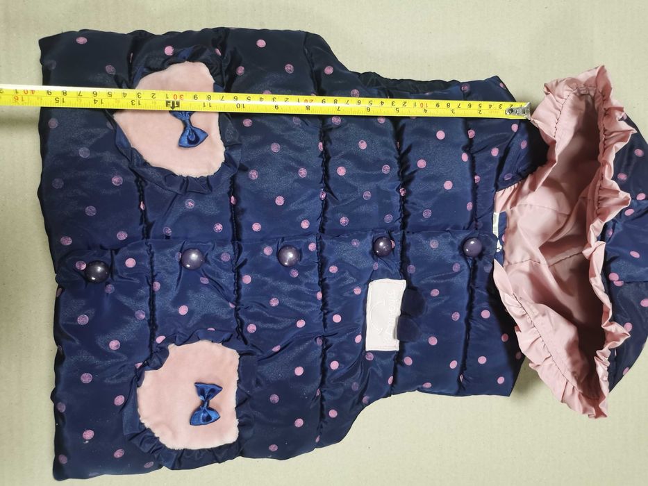 Теплая жилетка на девочку р100