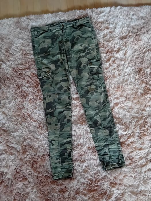 Zara spodnie damskie 42