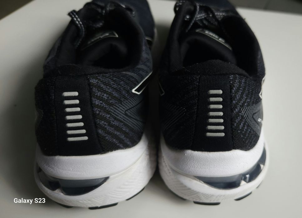 Buty męskie Brooks i ASICS GT-2000 10