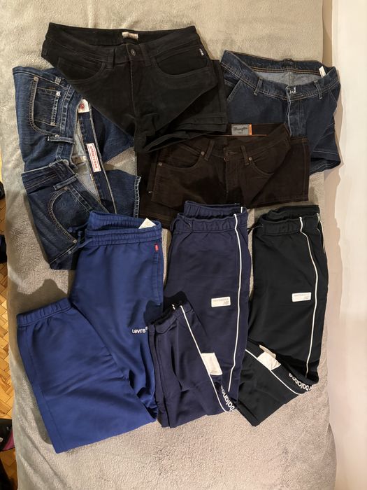 Одним лотом! Коробка одежды. Levis Wrangler New Balance Napapijri