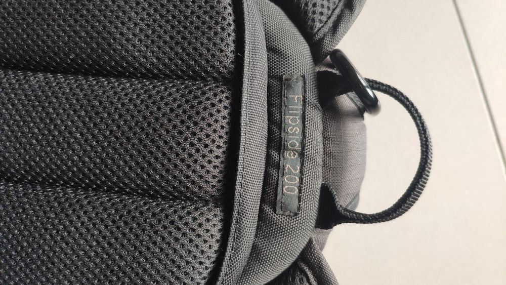 Lowepro Flipside 200