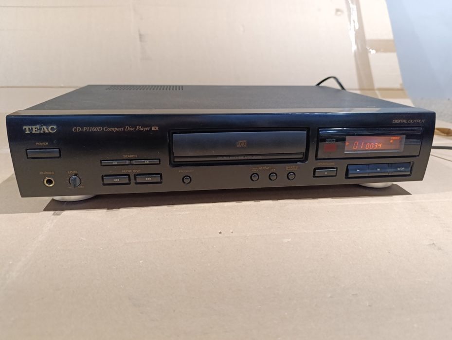 Odtwarzacz CD TEAC-CD-P1160D.