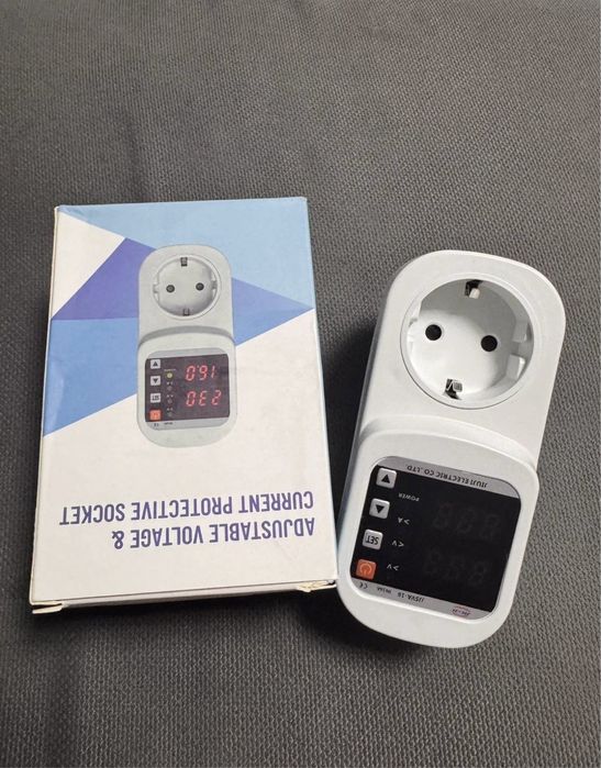 Стабілізатор напруги з дисплеєм.