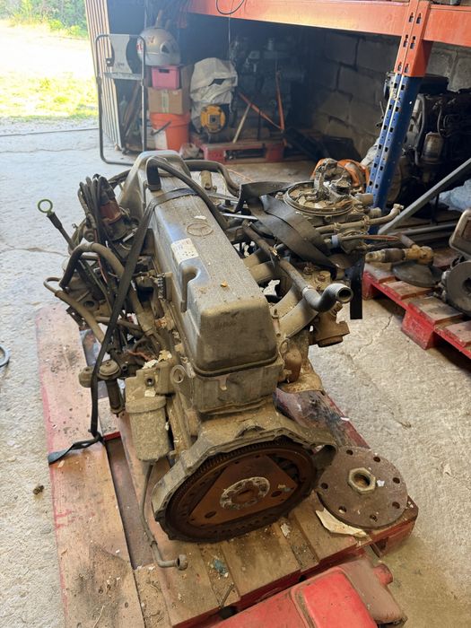 Motor mercedes 250 w123