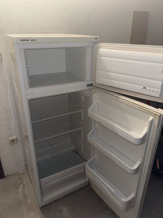 Frigorífico HOOVER, com congelador