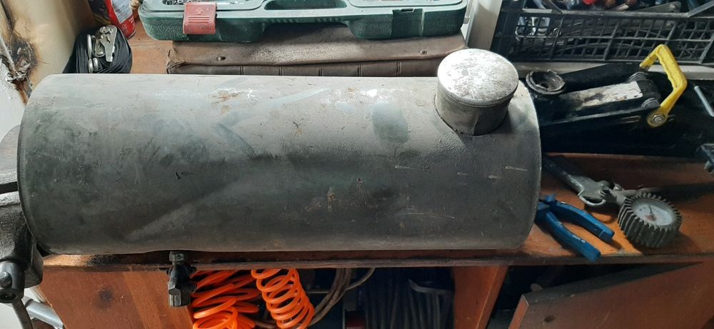 Бак топлівний  .