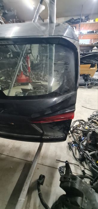 Lexus NX кришка багажника, задняя ляда, лексус крышка