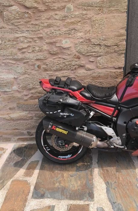 Yamaha FZ1-S — 38.000 km — Akrapovič — Muitos Extras