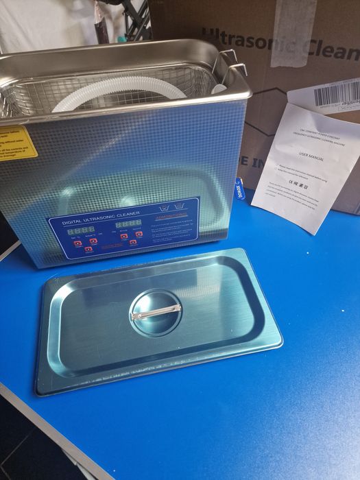Máquina de limpeza ultrassônica digital com tanque de 6 litros.