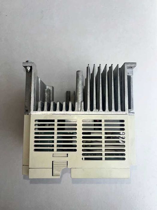 Variador (Inverter) de Frequência Mitsubishi FR-E520S-0.75K-EC 0.75kW / 1CV – Monofásico para Trifásico