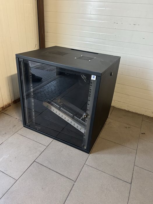 Szafa serwerowa RACK 19” 12U ZPAS + wyposażenie