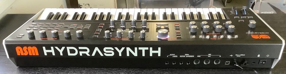 ASM Hydrasynth syntezator
