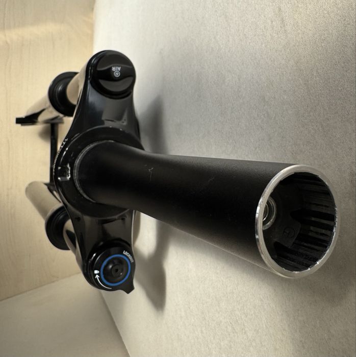 Вилка RockShox Judy Silver TK Solo Air Boost 29 дюймов 100 мм