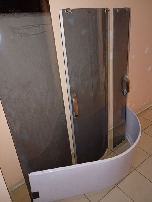 Панель для поддона душевой кабины.