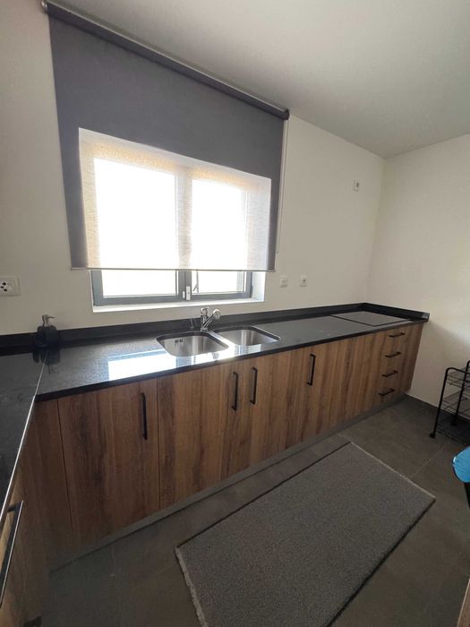 Cozinha completa + placa + mesa + lava-loiça e torneira