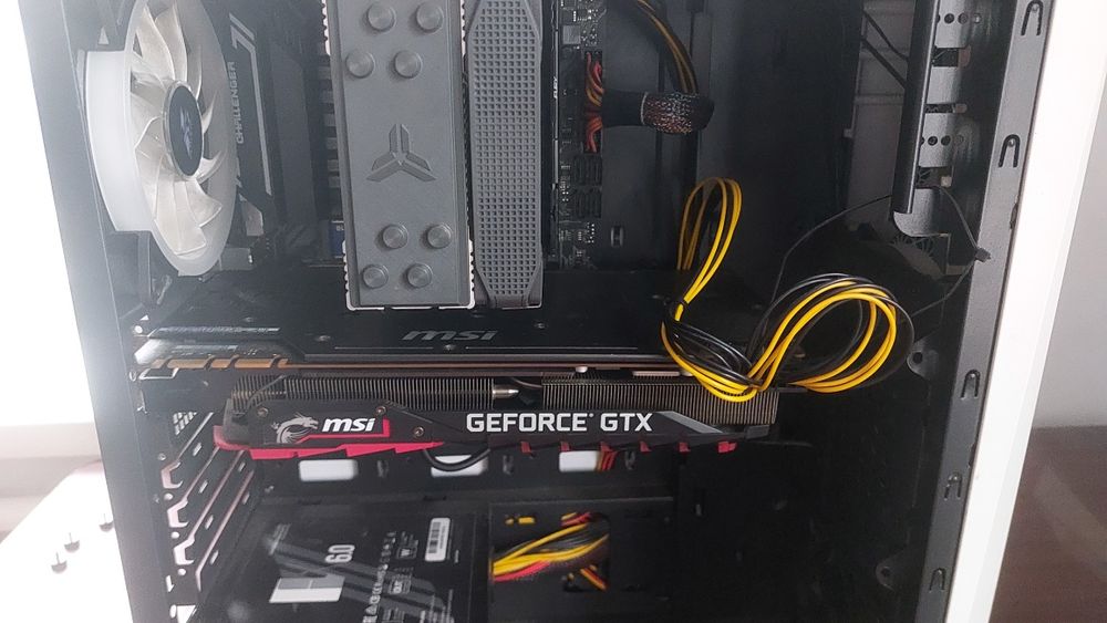 Ігровий комп'ютер+клавіатура і монітор в подарунок