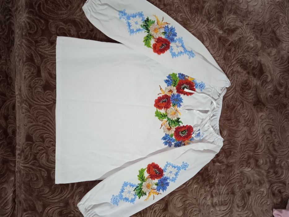 Блуза вишита бісером