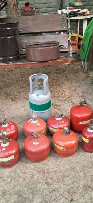 Butle na gaz i chłodnicza i kanistry  pojemniki z czasów PRL