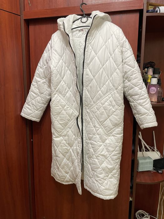 Белый пуховик в хорошем состоянии