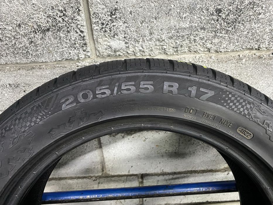 Зимові шини 205/55 R17 (95V) CONTINENTAL