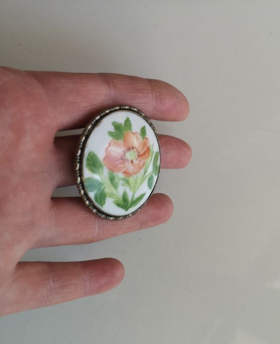 Broszka porcelanowa antyk
