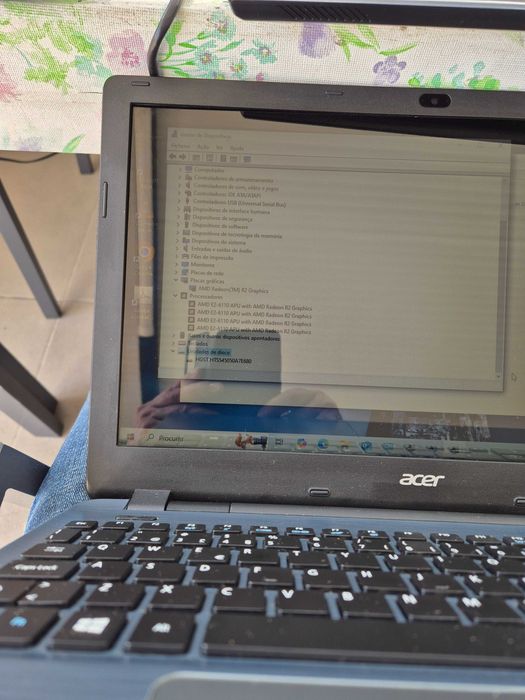 Acer E5-521 processador AMD E2-6110, gráfica AMD radeon R2