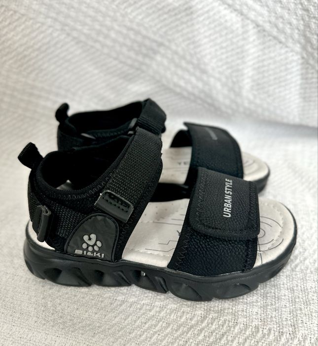 Нові босоніжки на хлопчика 19 см (29 р)