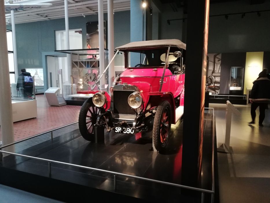 Przewóz osób 24h/7 lotniska,szpitale,itp.i transport bagażowy do 3,5t