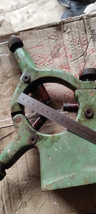 люнет до токарного станку