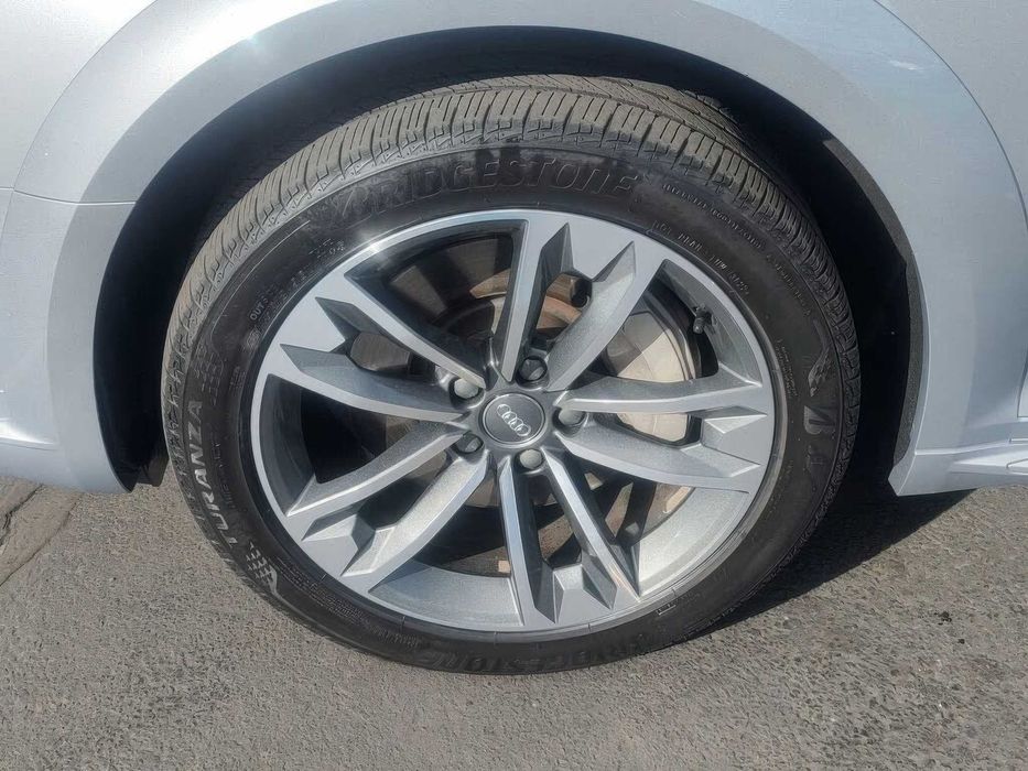 Audi A4 allroad 2.0T quattro Premium Plus      2019