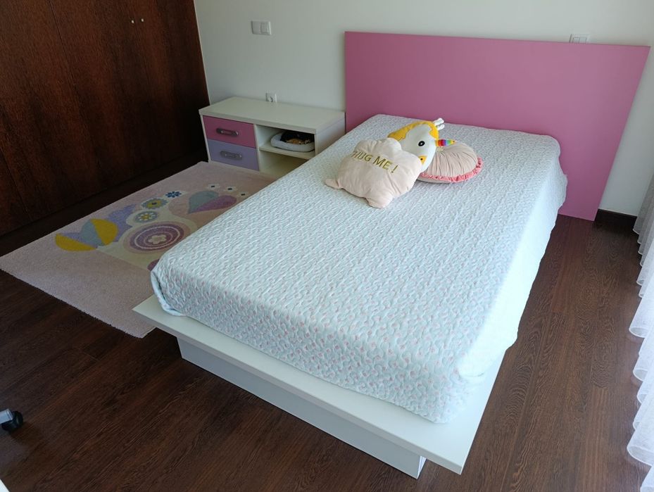 Quarto de menina completo + cobertores