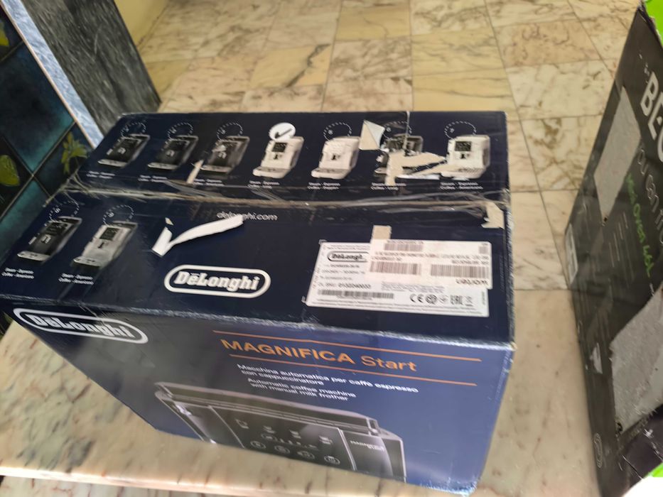 Máquina de Café Automática DELONGHI ECAM220.20.W Magnifica Start