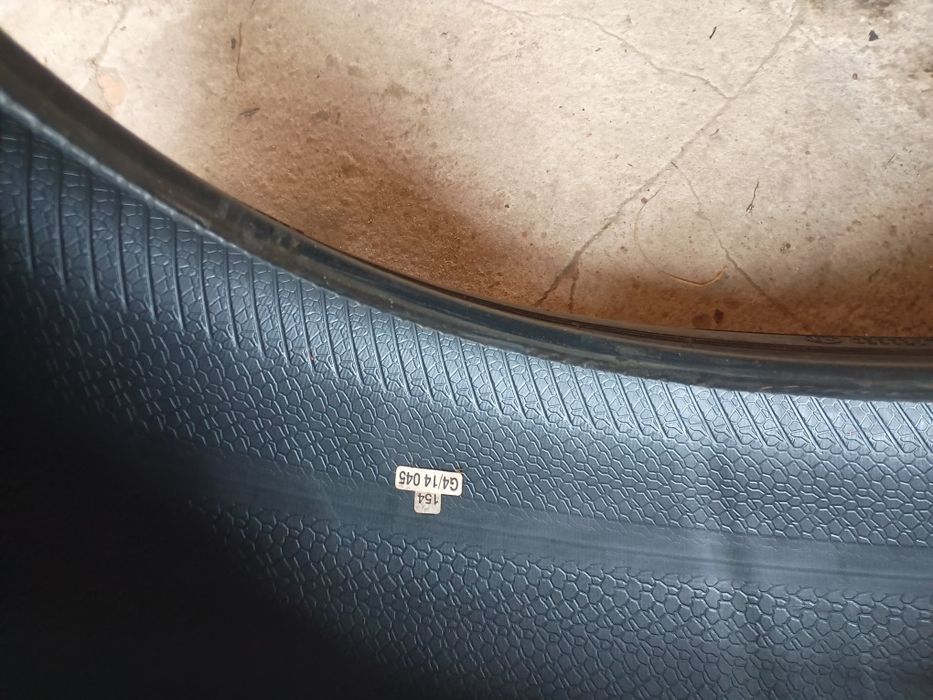 Продам шини 4 шт