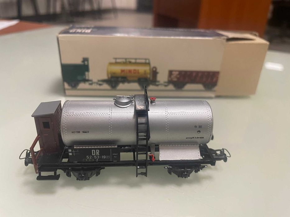 Piko H0 wagon 1;87 kolejka kolekcjonerski srebrny 151