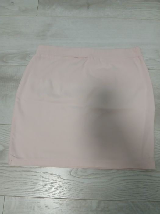 Delikatna, jasnoróżowa/ecru spódniczka mini
