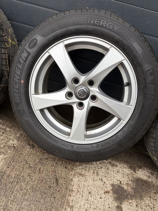 Sprzedam komplet koł Volvo R16 5x108 cali Lato
