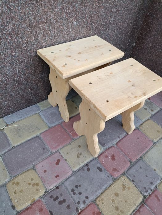 Табуретки деревянные (новые)