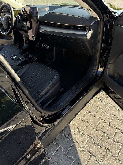 Ford mustang mach-E 2021 california route потужний мустанг електро