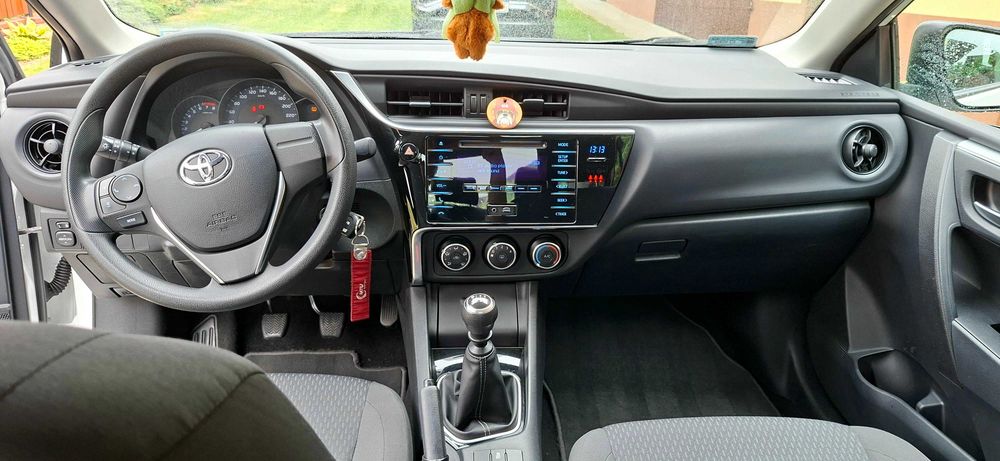 Toyota Corolla Sedan 1.6 Velmatic 132 KM / 2018 / 107 000 km