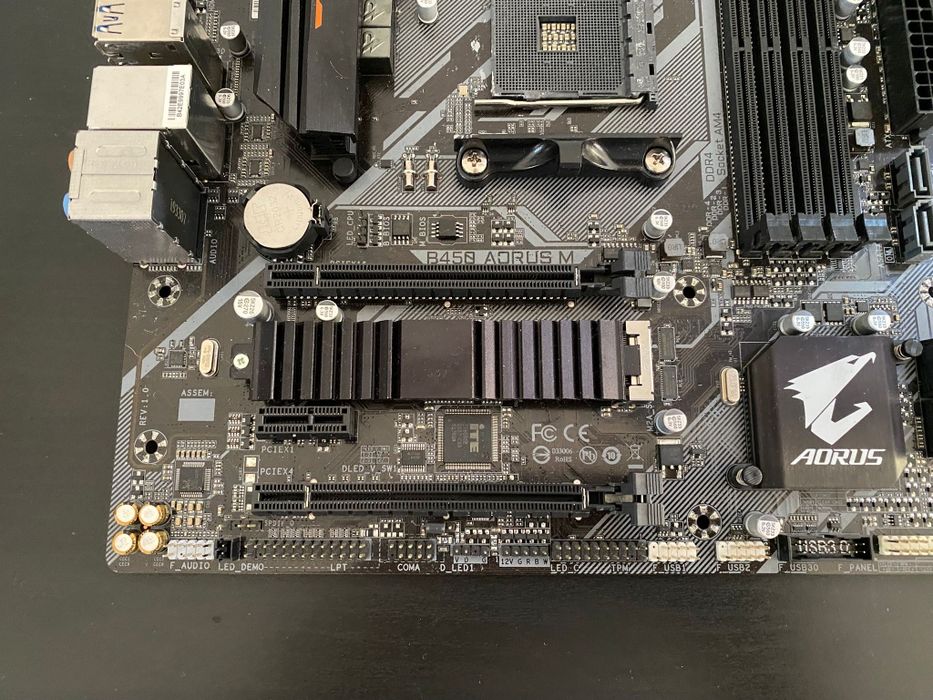 GIGABYTE B450 AORUS M (Peças/Reparação)