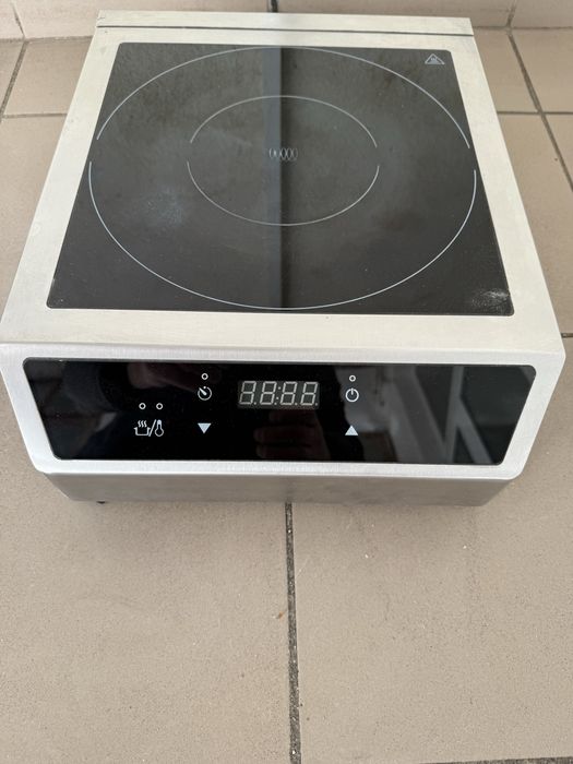 Hendi Індукційна Плита Професійна Потужність 3500 W