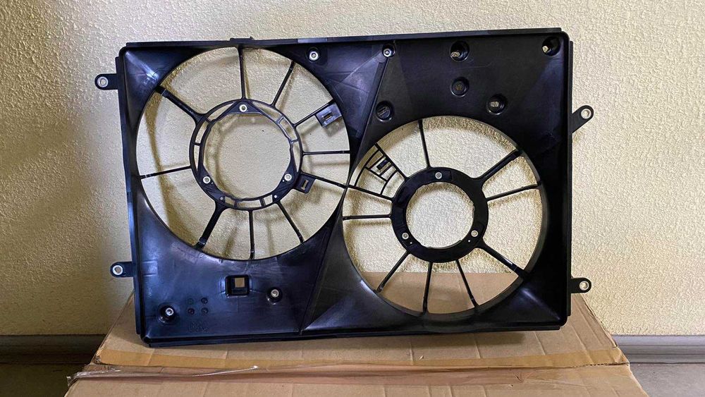 Дифузор радіатора  SUZUKI SX4 S-Cross, Vitara 15-