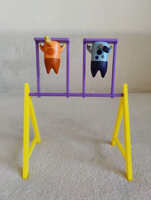 Podwójna huśtawka dla Bluey i Bingo plac zabaw mebelki - bez figurek