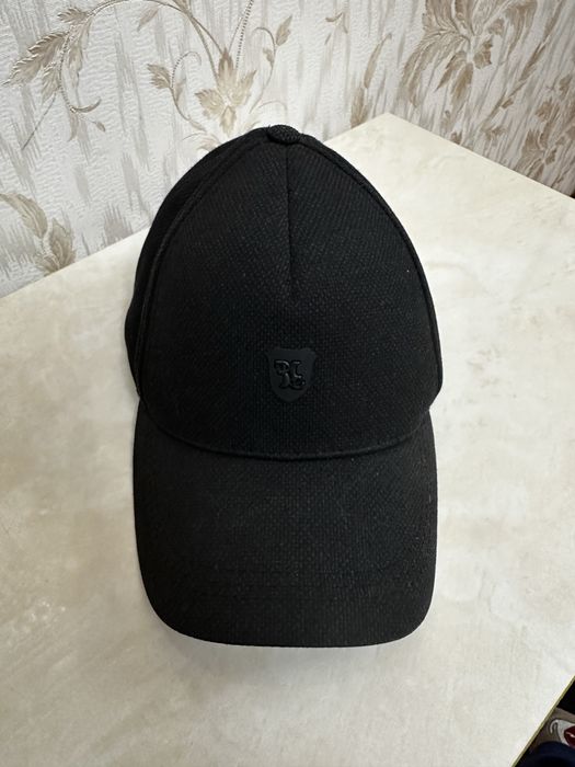 Продаю Мужские кепки чорна