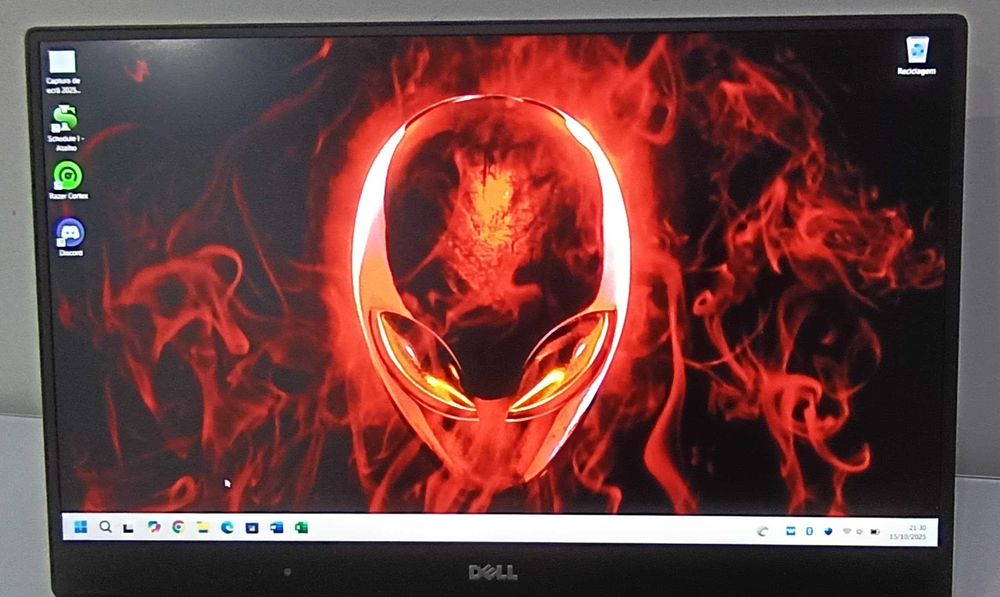 Dell Precision 5520 - Ecrã 15.6FHD/Gráf.4GB/Core i7/SSD NVME/24GB RAM