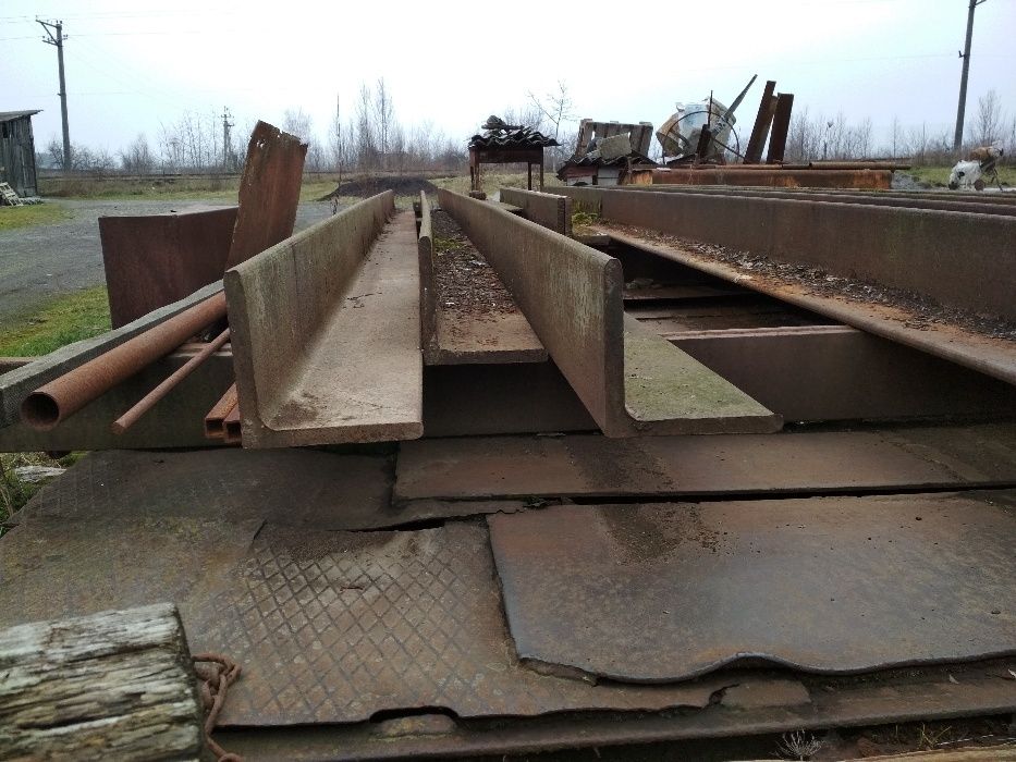 продаю уголок 200х200