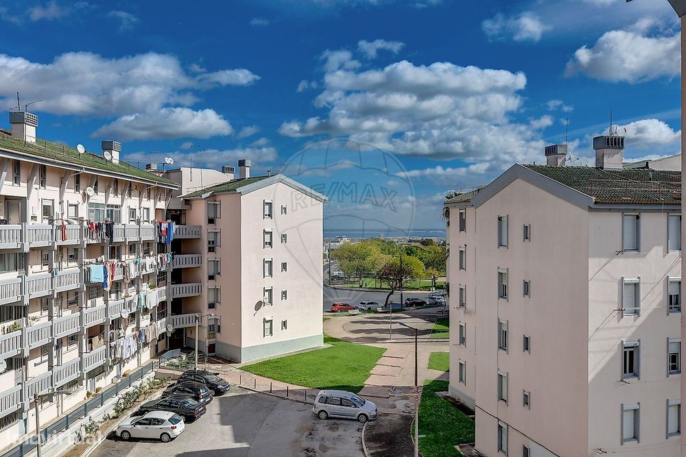 Apartamento T3 para venda — Santa Clara, Lisboa