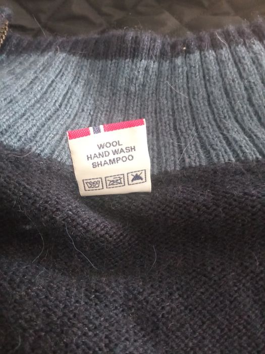 Sweterek norweski z welny